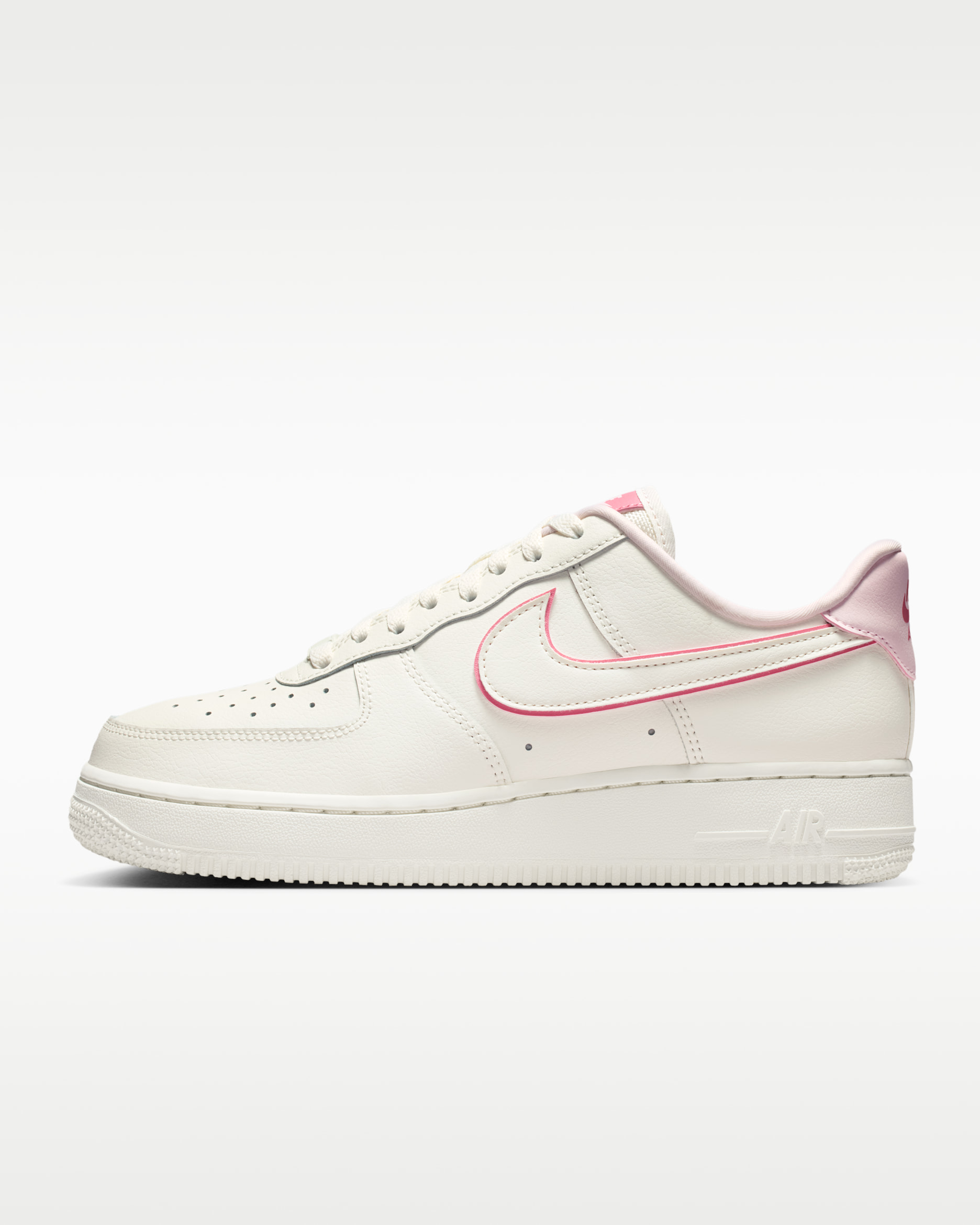 23.5 美品 NIKE エア フォース 1 ’07 エッセンシャル スニーカー NIKE公式】ナイキ エア フォース 1 '07 エッセンシャル ウィメンズ